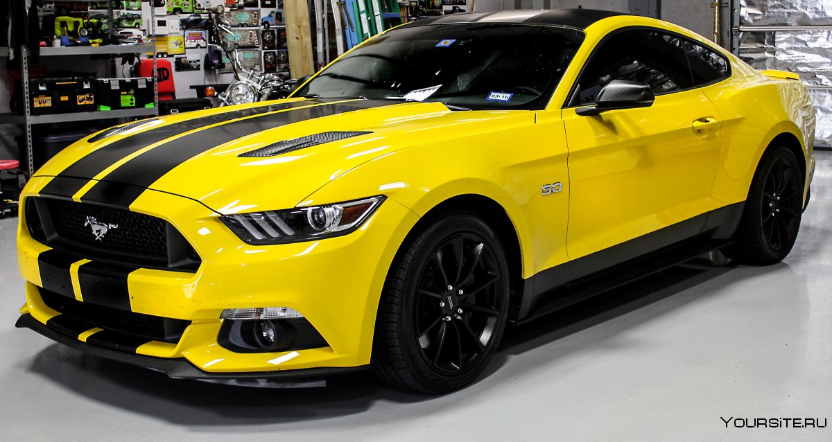 Форд Мустанг 2015 желтый