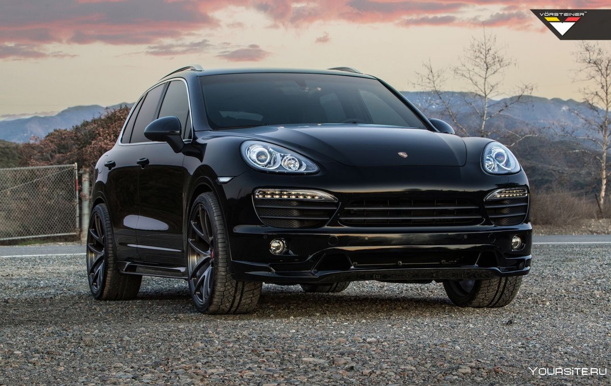 Черный Porsche Cayenne 2012