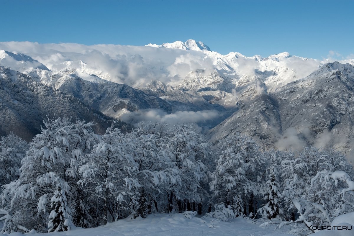 Зима в горах кавказа