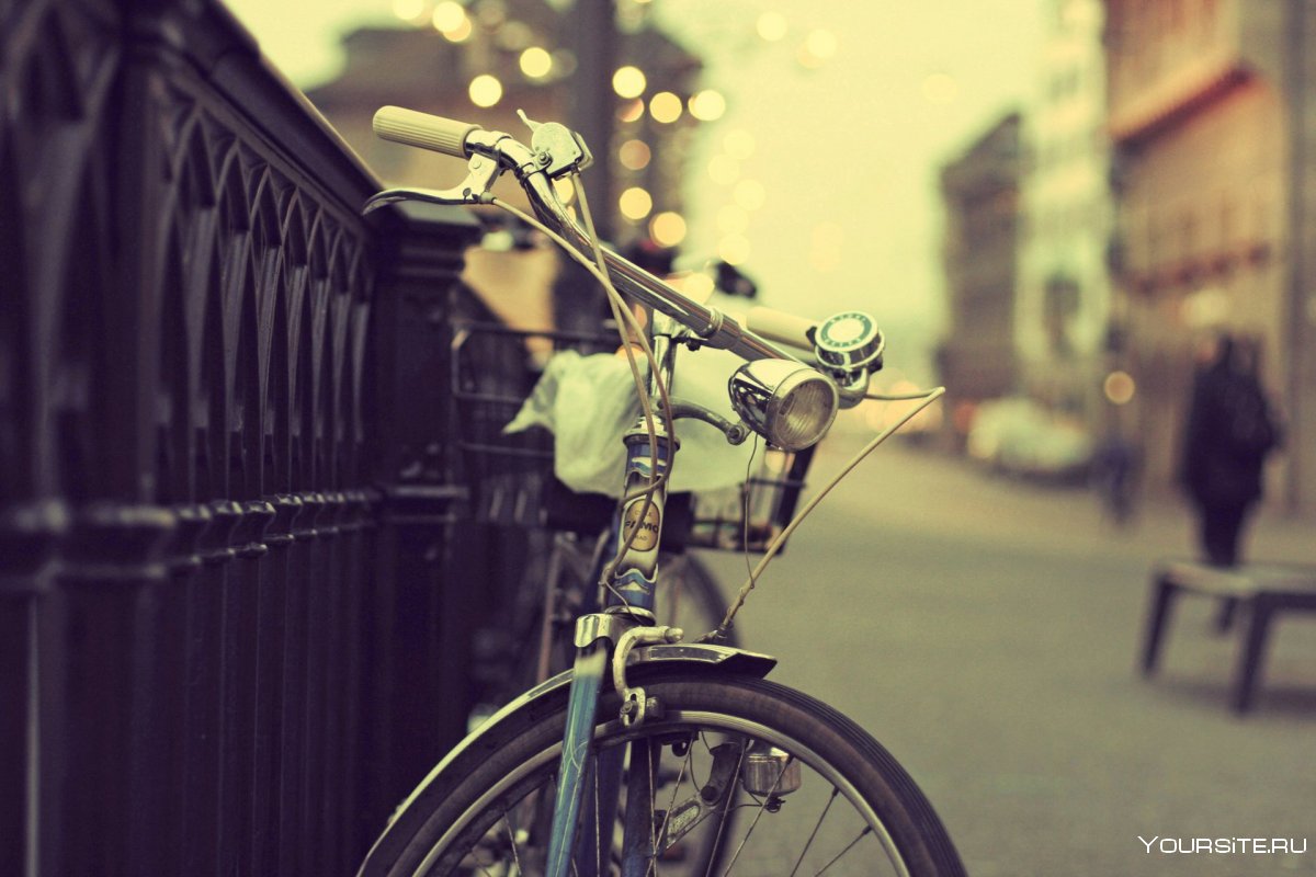 Велосипед на улице
