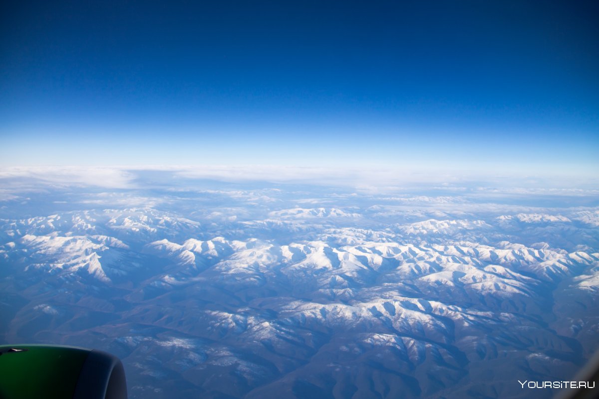 Вершина Эвереста с самолета