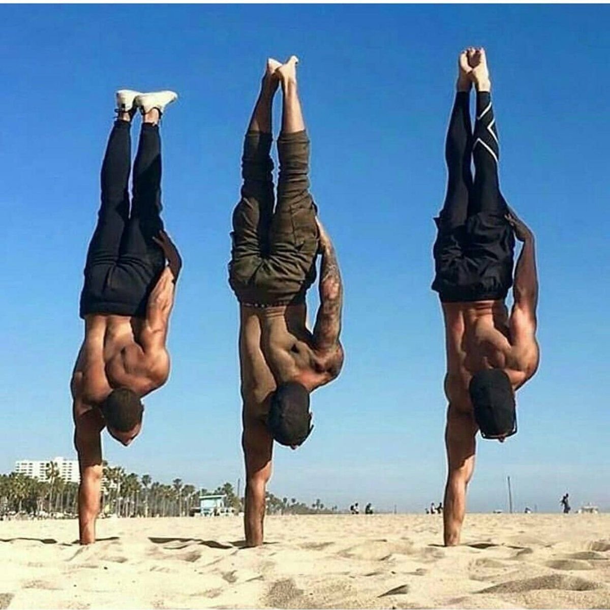 Йога упражнения для троих
