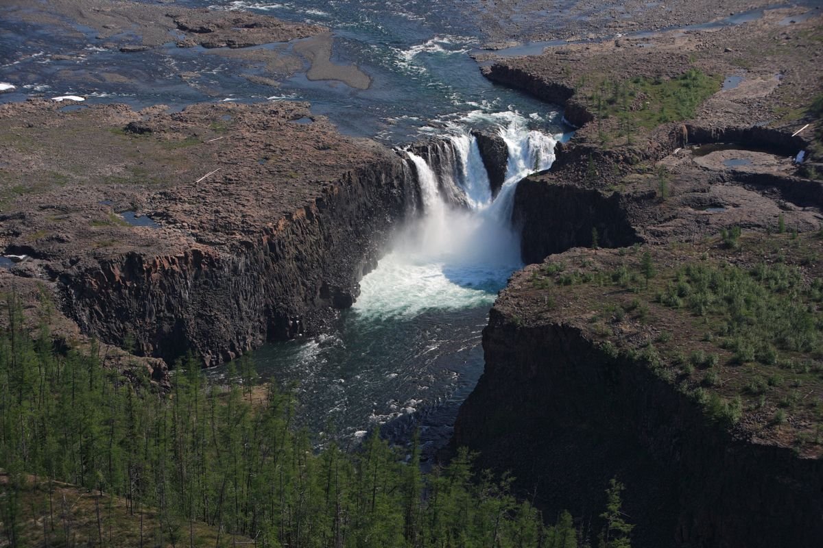 Большой иркиндинский водопад