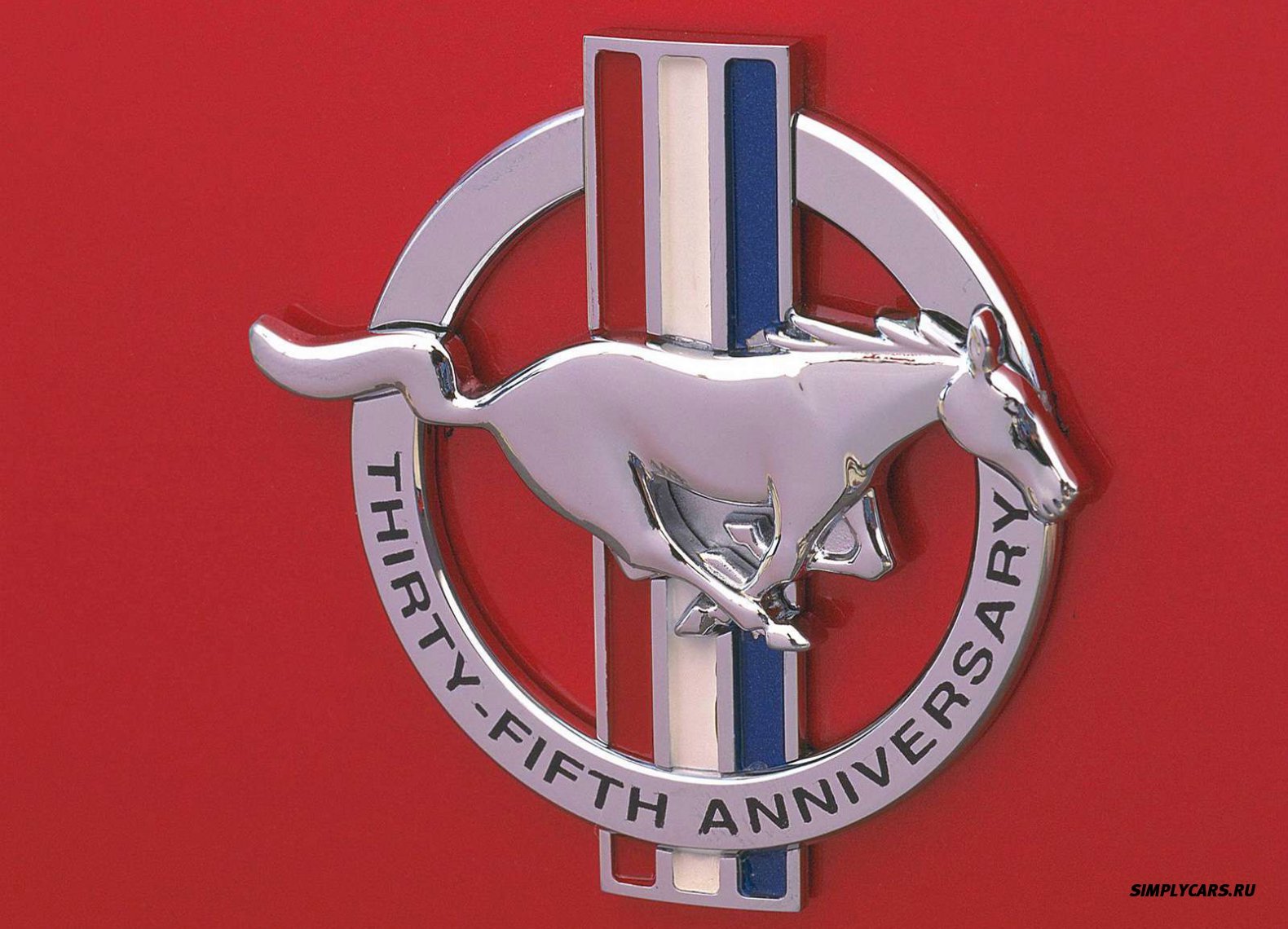Логотип авто с лошадью