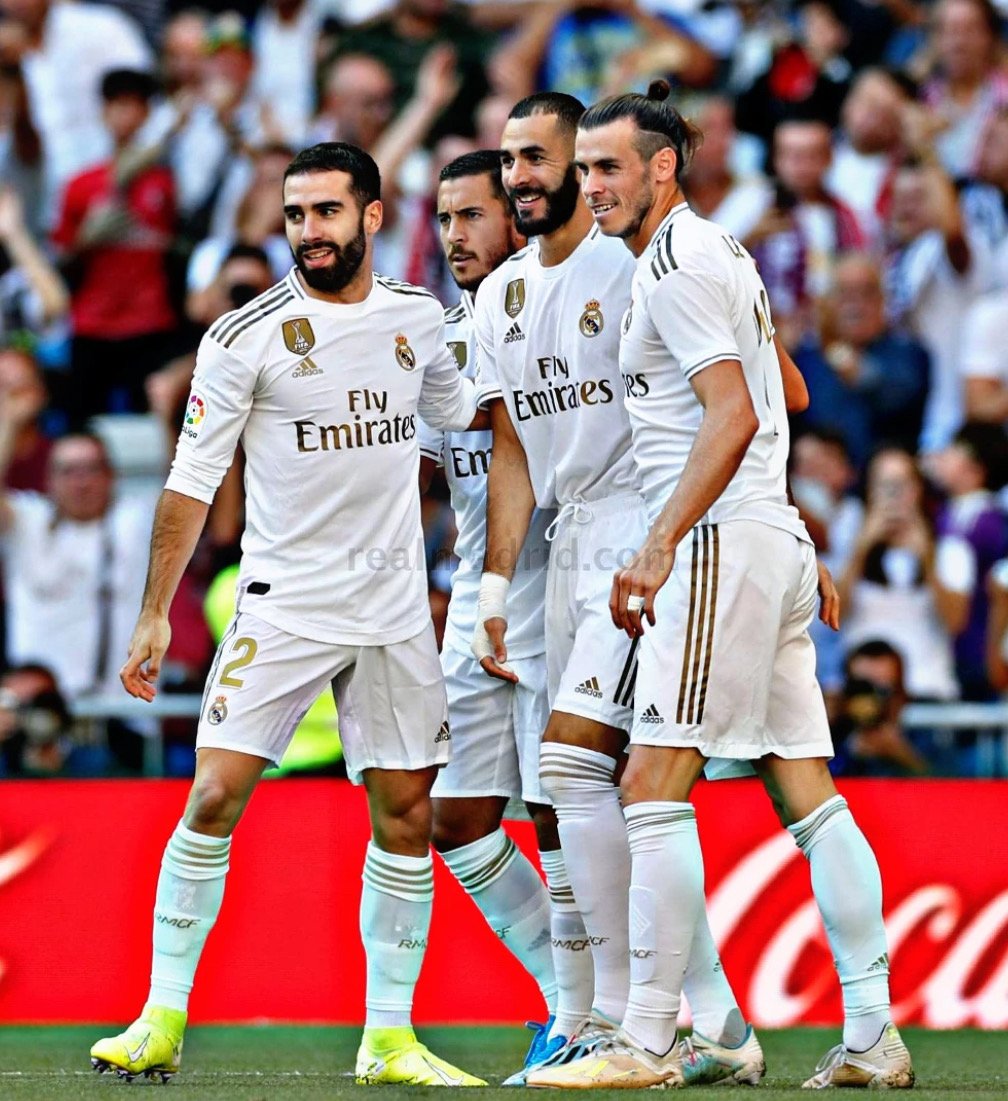 Сайты фк реал. Футбольная команда Реал Мадрид. Футболисты Реала Мадрида. Мадрид Реал Мадрид. Игрок Реала Мадрида Bale.