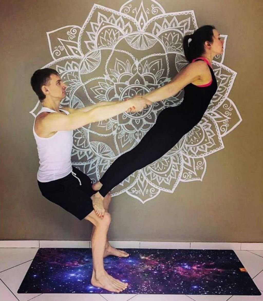 Парные фигуры для йоги