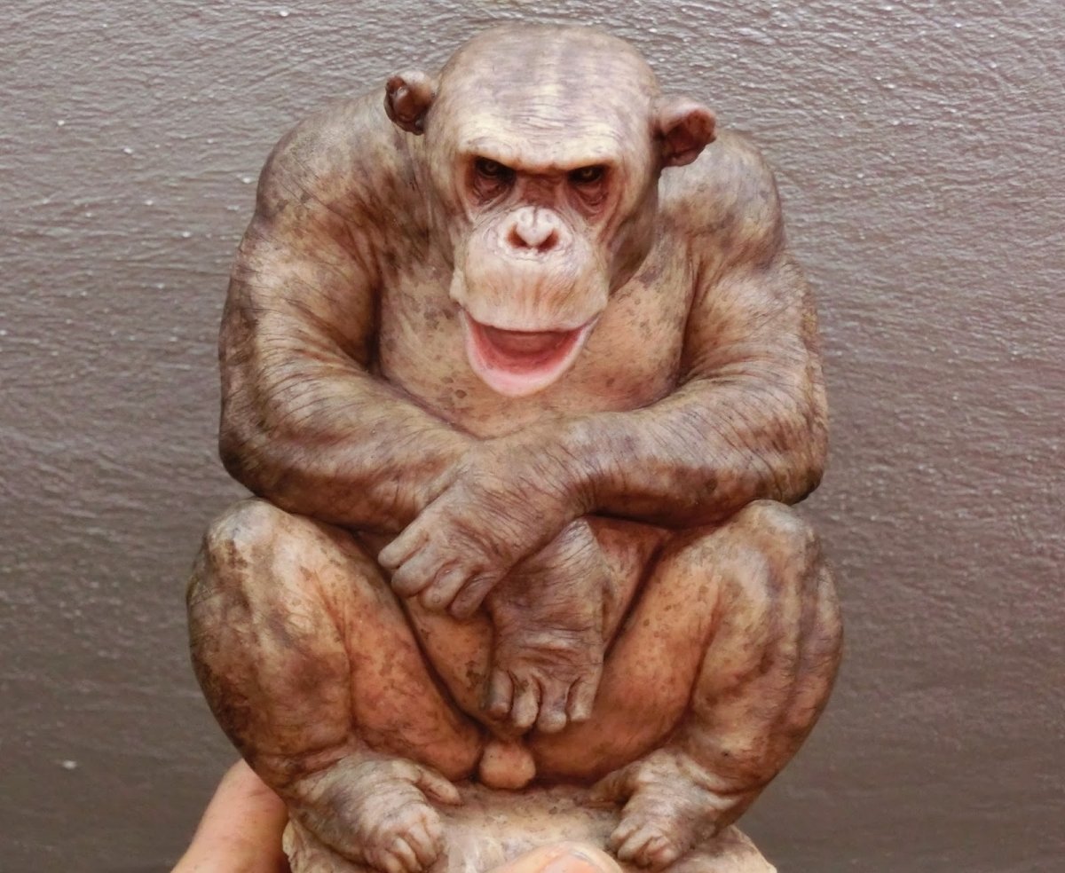 Накаченный шимпанзе