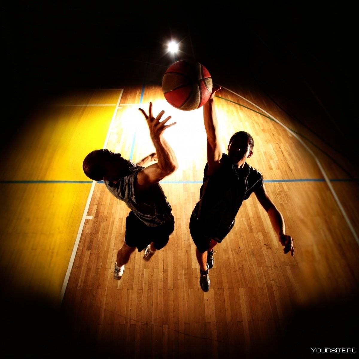 Баскетбольный мяч в движении