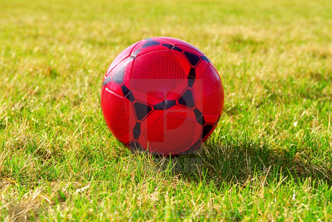 Мяч красно-зеленые футбол