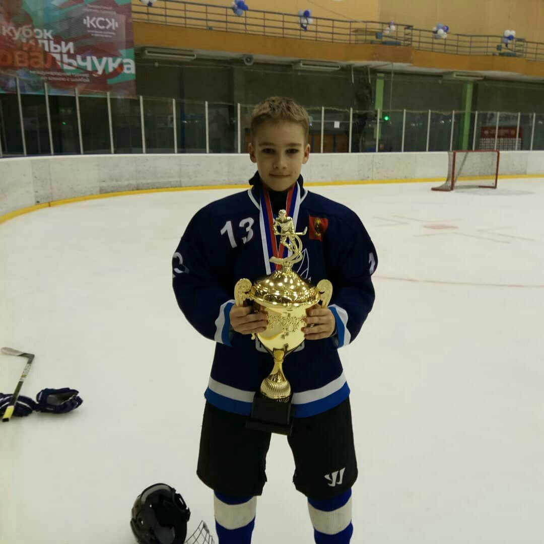 Дмитрий огурцов хоккеист