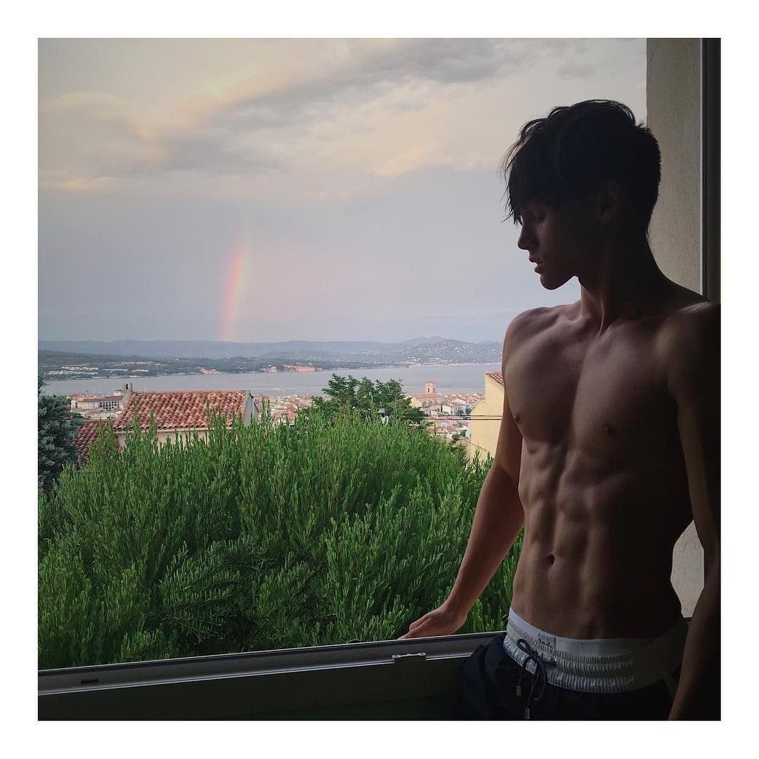 Росс Батлер и БТС