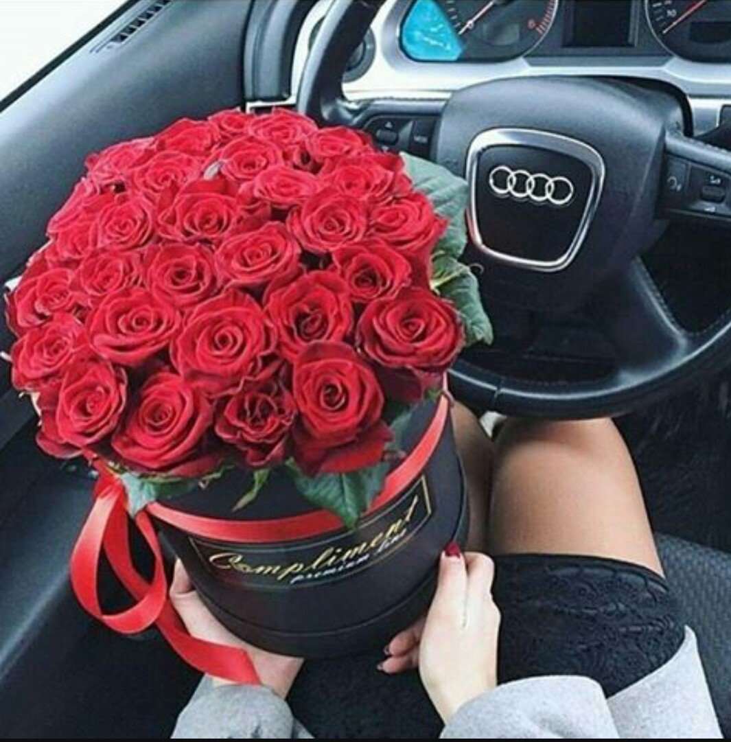 Букет в салоне авто