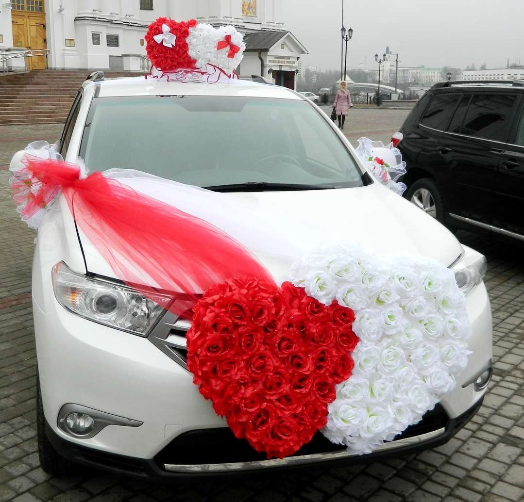 Украшение белого авто на свадьбу