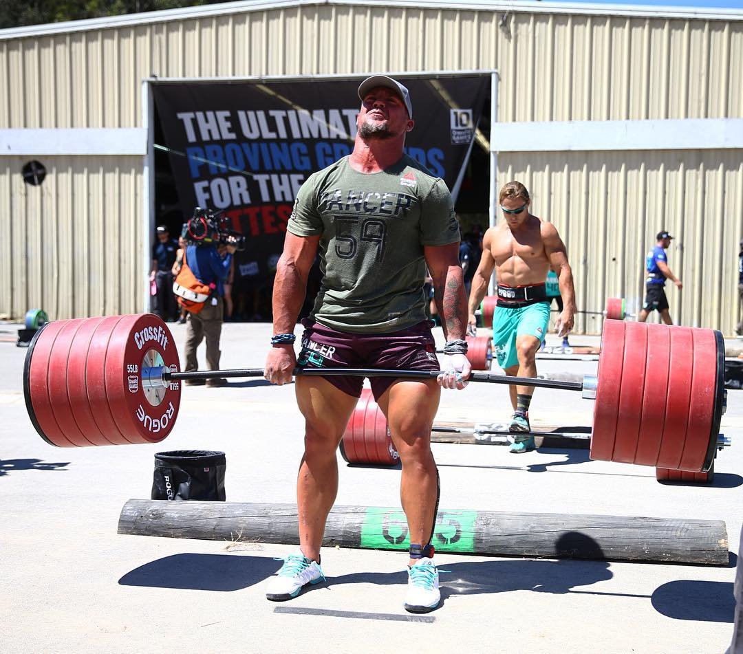 3. Становая тяга (тяжелоатлетический стиль)