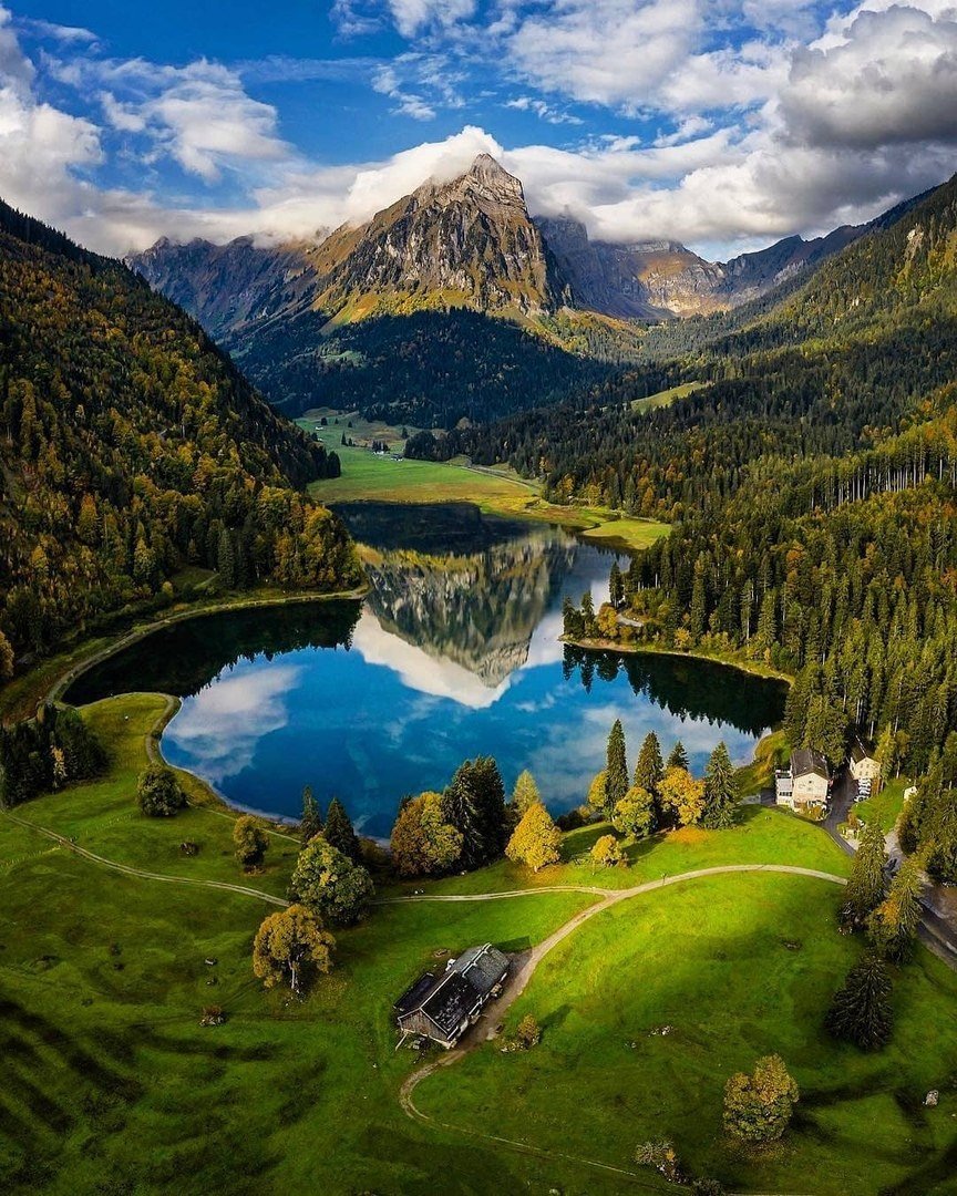 Швейцария озеро Зееальп Швейцария