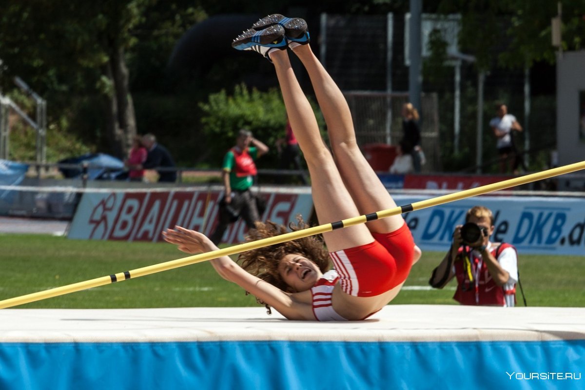 Клара Фернандес прыжки с шестом