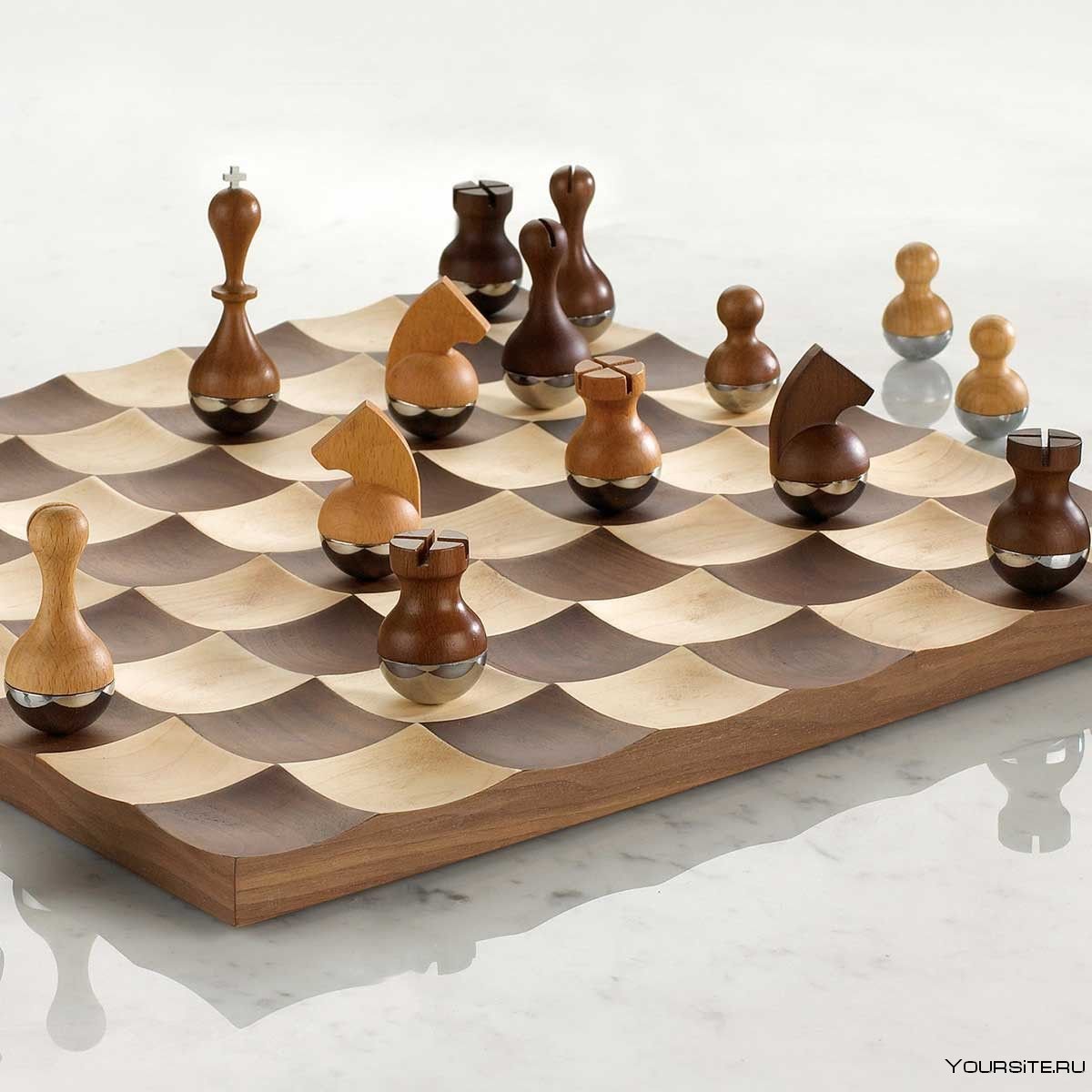 Шахматный набор Wobble от Umbra