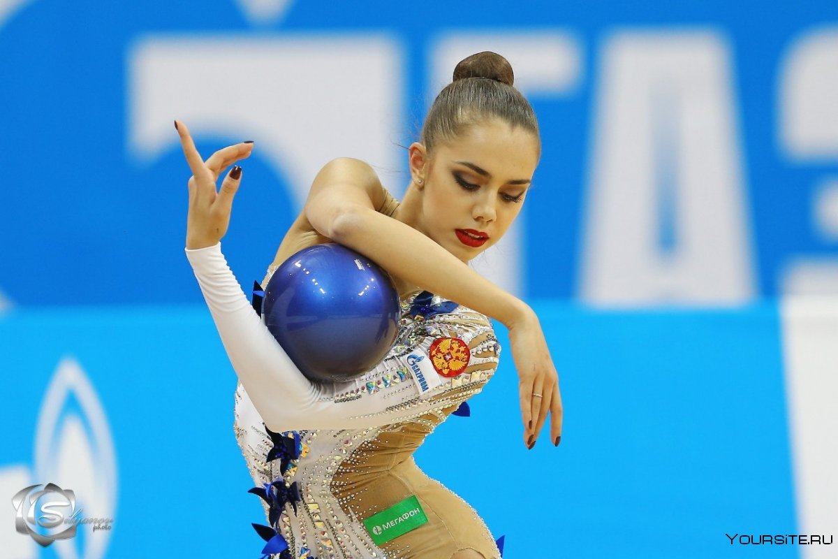 Арина Аверина булавы 2019
