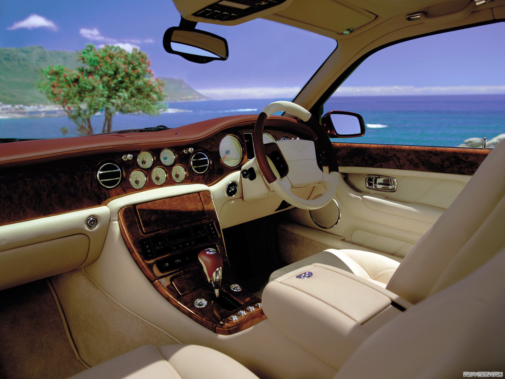 Самый красивый салон. Bentley Arnage 2020. Bentley Arnage Interior. Bentley Arnage 1998 Interior. Bentley Arnage 2002.