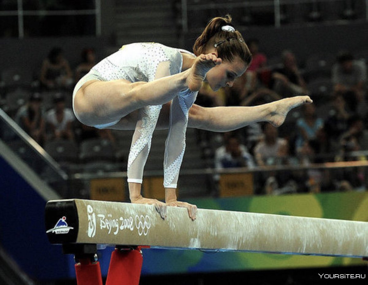 Видео ои. Лукас даузер гимнаст. Ivan bobchinskij гимнастика. Джоанна Каас гимнастика. Спортивная гимнастика разновысокие бревно.