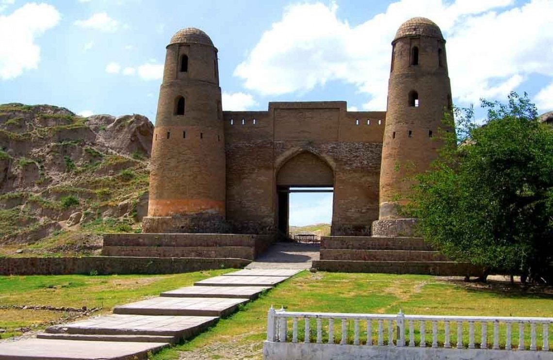 Гиссарская крепость в Таджикистане