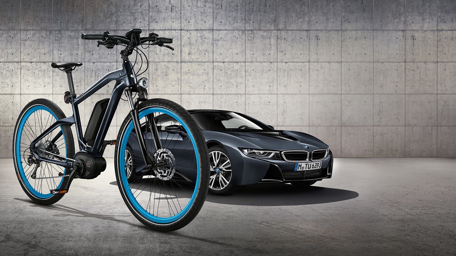 Новый автомобиль байк. BMW Cruise e-Bike. Электровелосипед BMW Cruise e-Bike. BMW Cruise m Bike. Электрический велосипед BMW x6.