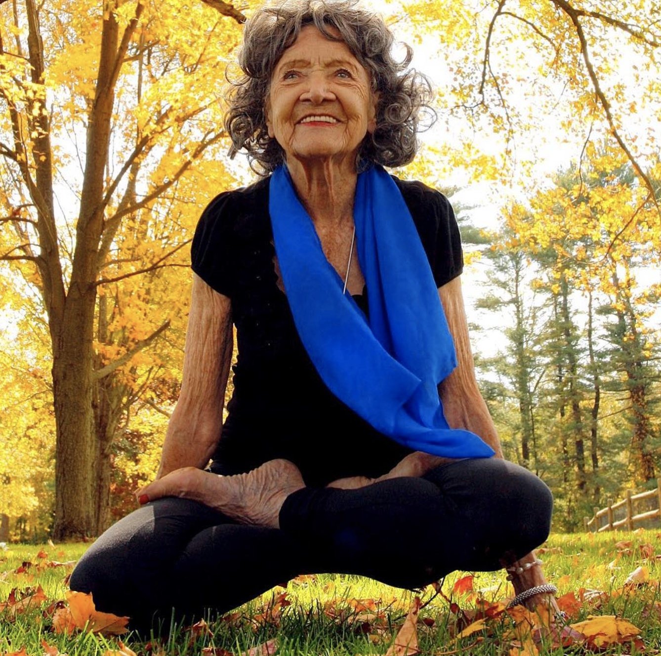 Видео красивых старых женщин. Тао Порчон-Линч. Тао Порчон-Линч, 100 лет. Тао Порчон-Линч йога. Тао Порчон Линч в 60 лет.