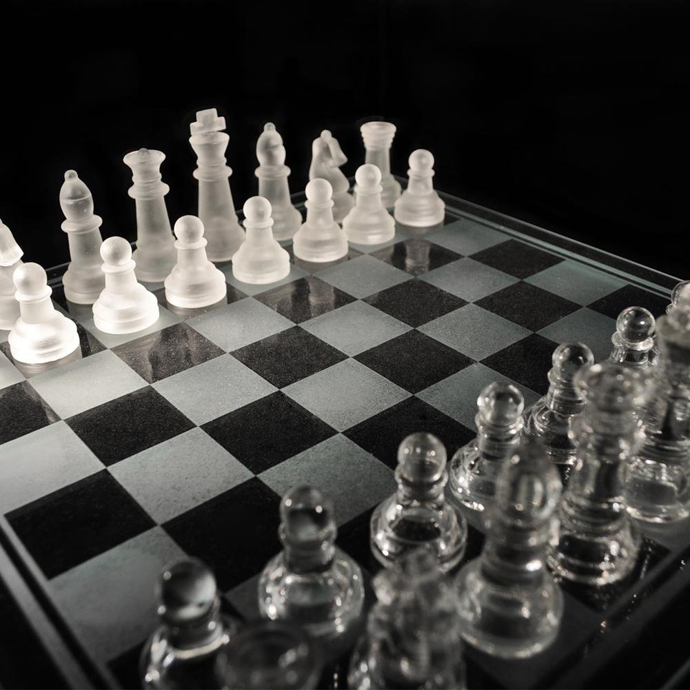Резные шахматы с зоны