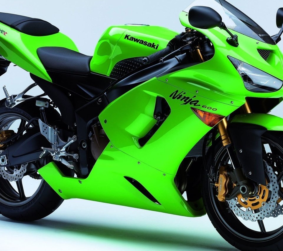 Мотоцикл Кавасаки зеленый