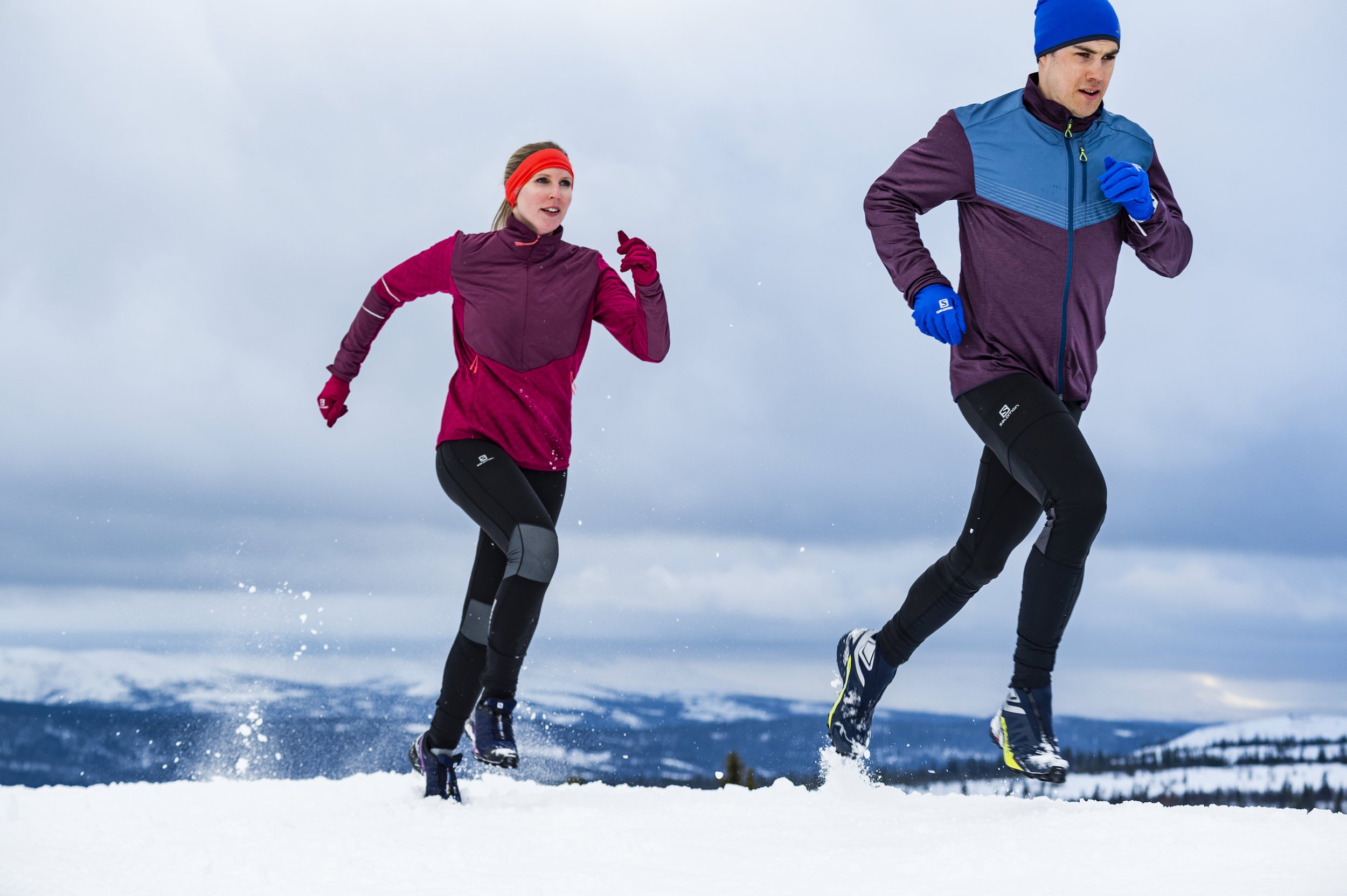 Спортсмены зима. Зимняя экипировка для бега. Одежда для бега зимой. Бег зимой экипировка. Спортивная одежда для бега зимой.