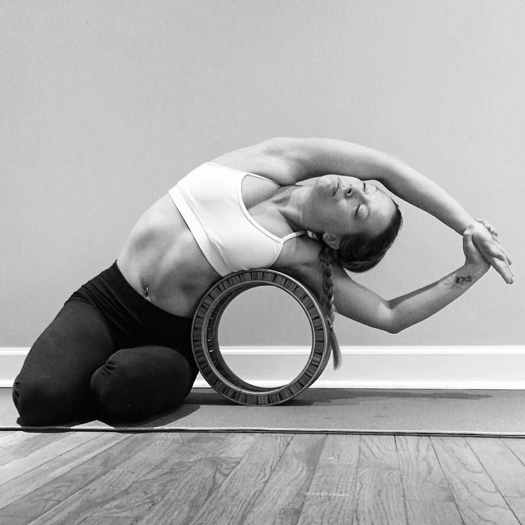 Супта Вирасана йога Айенгара