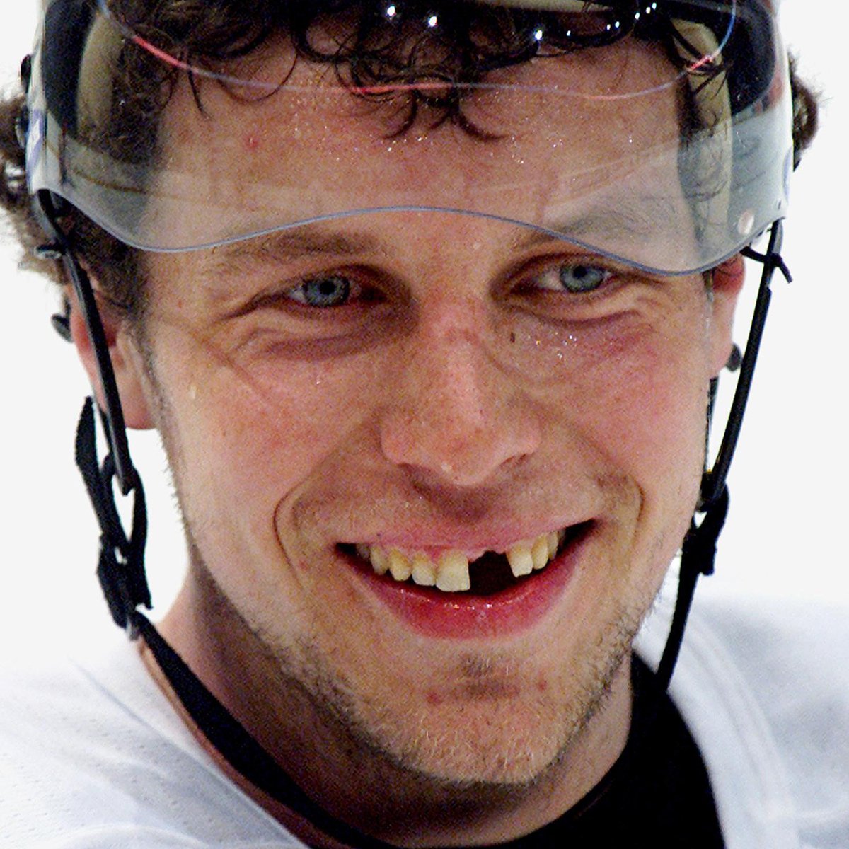 Овечкин без зуба. Хоккеист Овечкин улыбка. Овечкин зубы. Хоккеисты беззубая улыбка.
