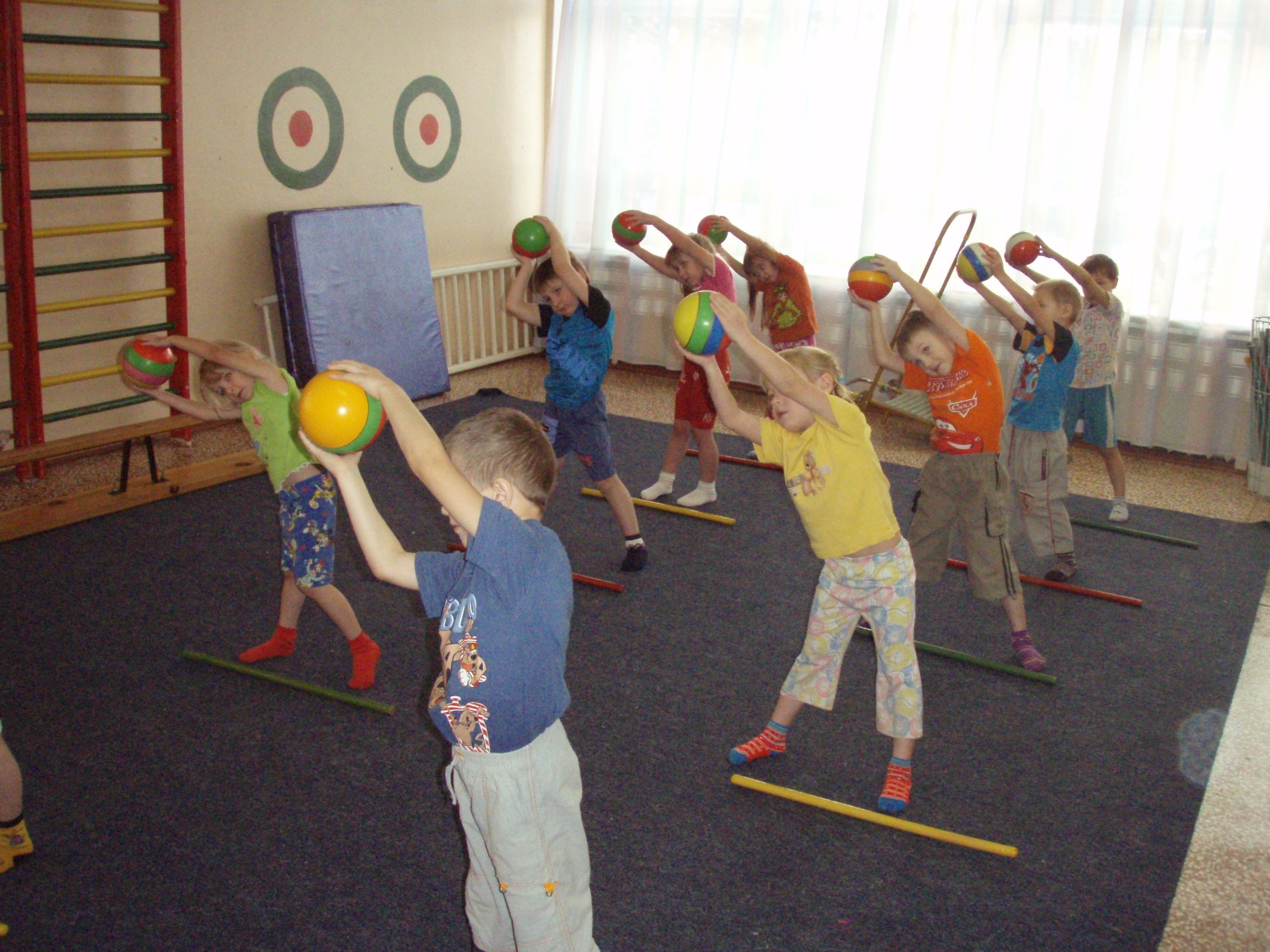 Утренняя гимнастика в детском саду