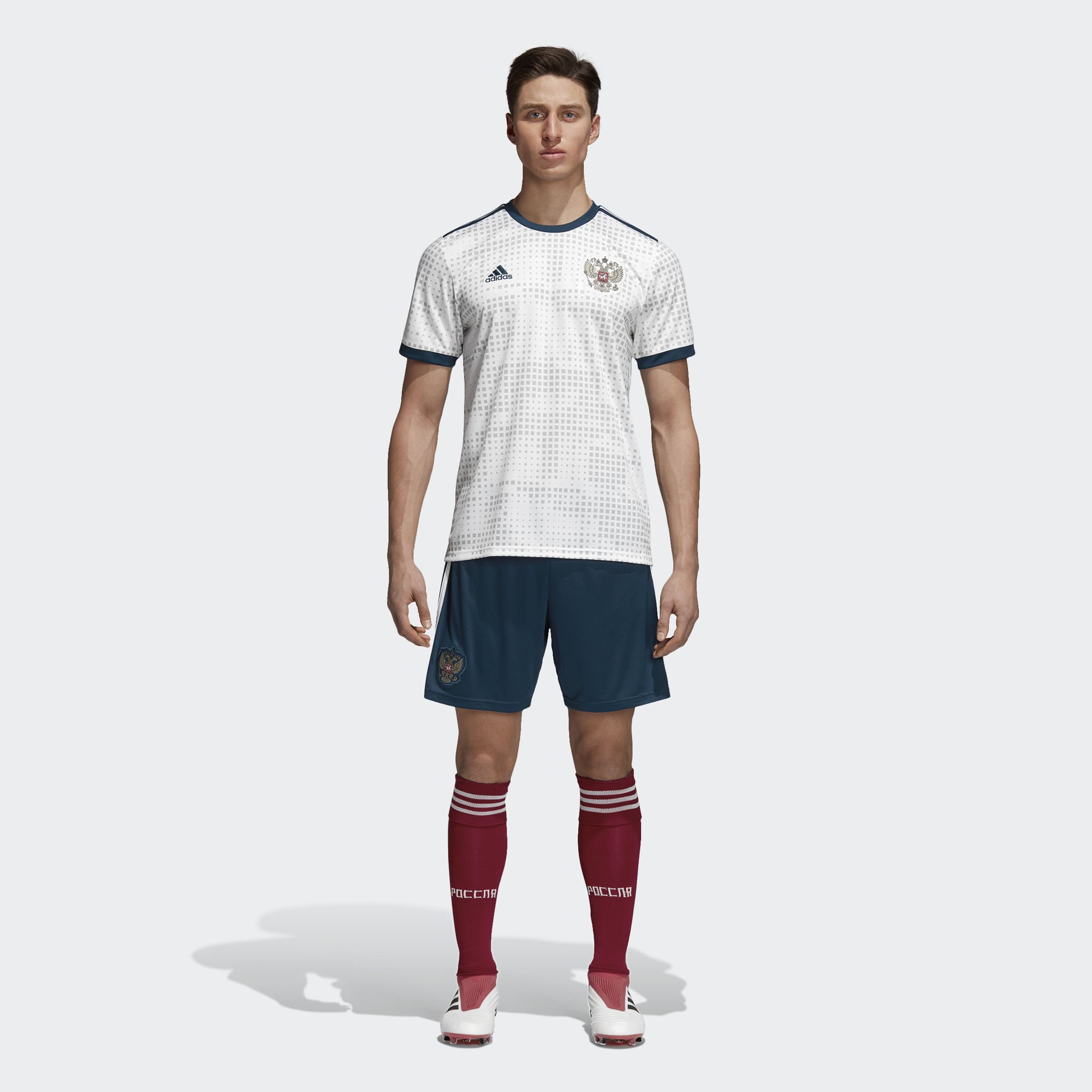 Форма рф 2018. Football Kit adidas 2023. Форма сборной России 2018. Футболист в белой форме. Белая форма сборной.