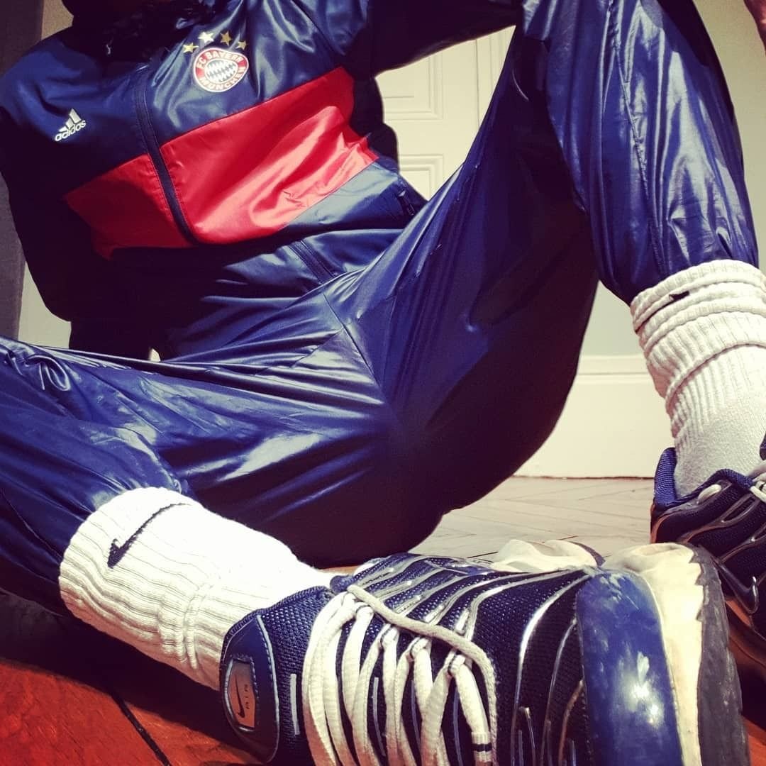 Ягодицы мальчика Подростк