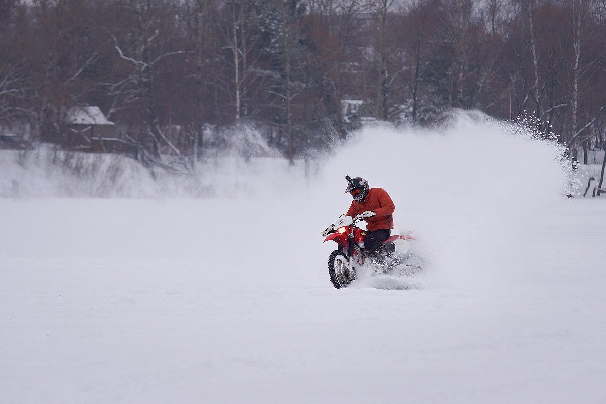 Мотоцикл по снегу