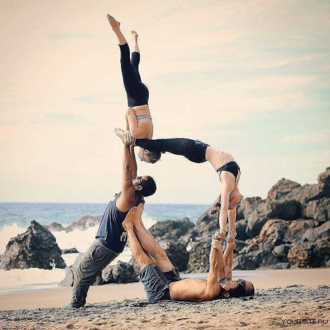 Акройога позы