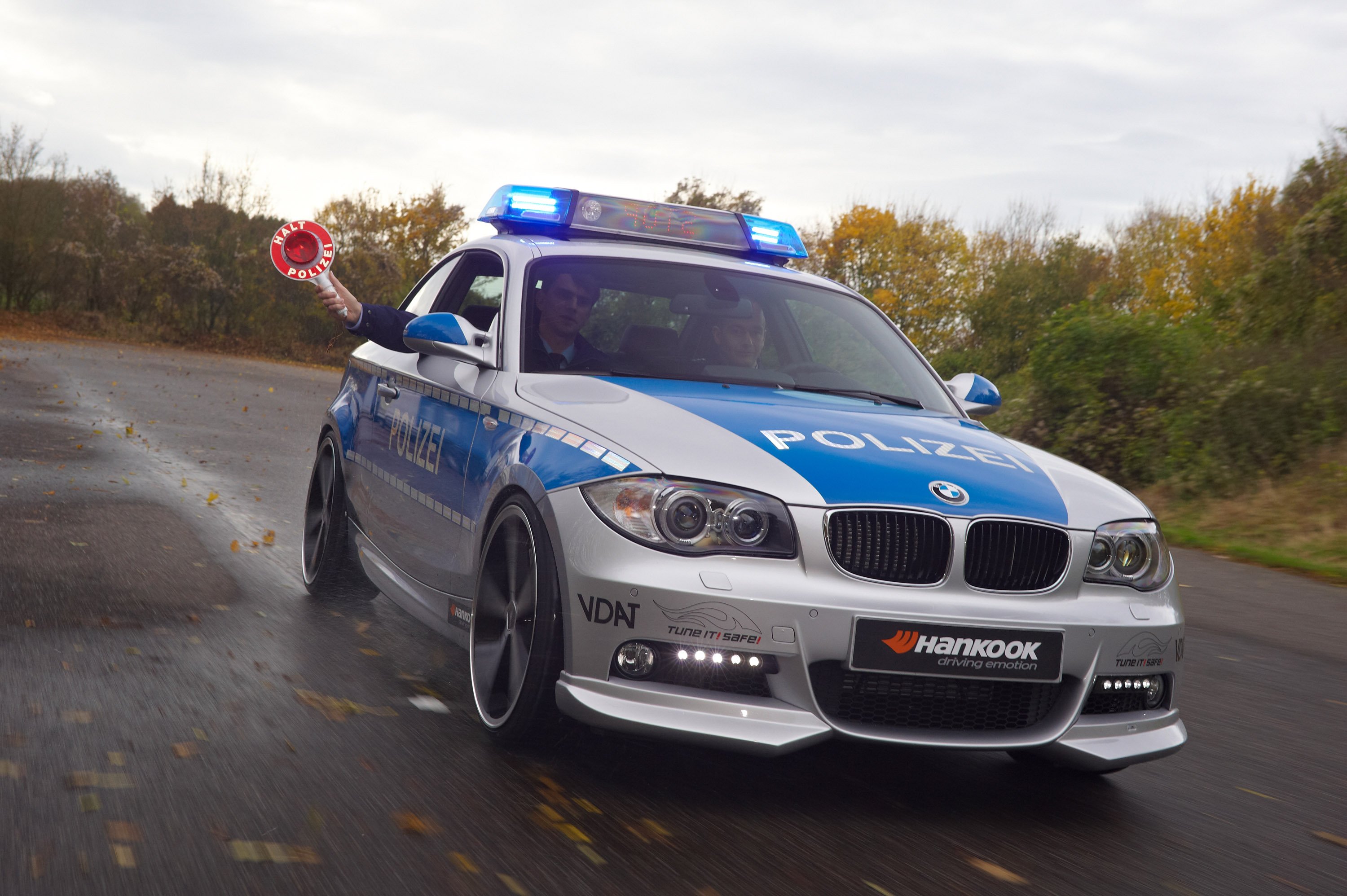 Тачки ментов. BMW m3 Police. БМВ 3 полиция. BMW m3 полиция России. BMW f10 Police.