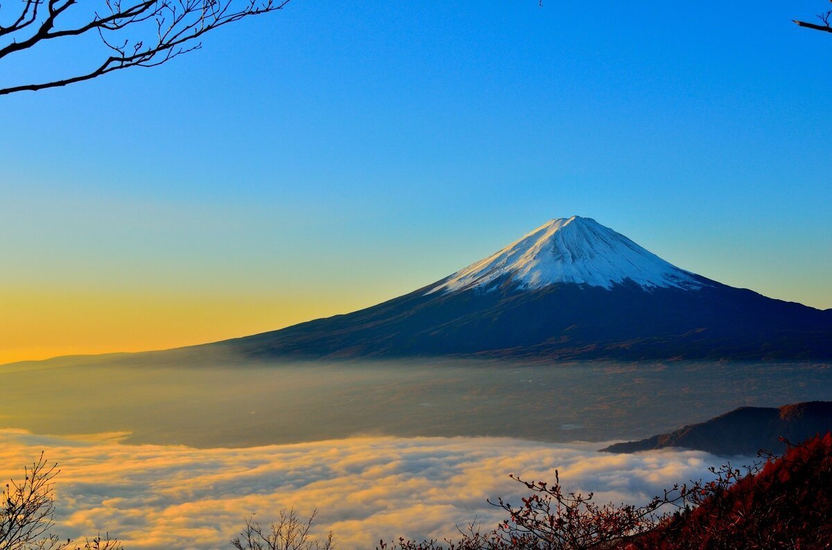 Гора Фудзи, остров Хонсю, Япония