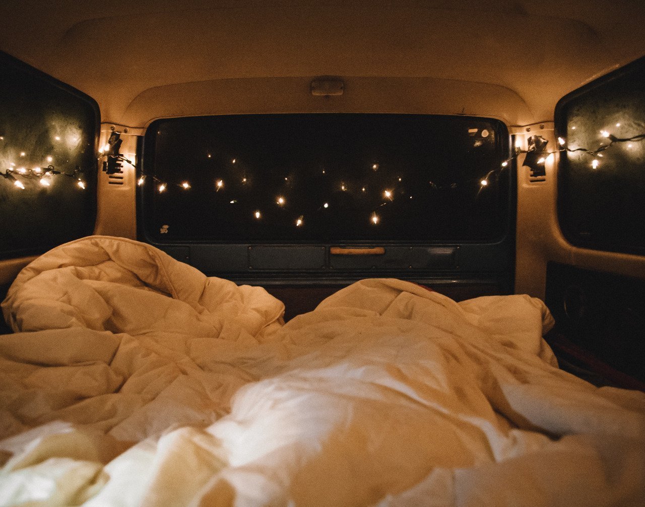 Кровать для ночной вид красиво