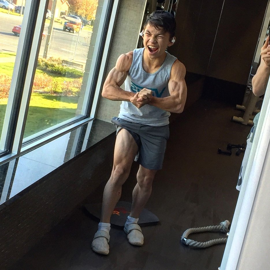 Антон Антипов бодибилдер