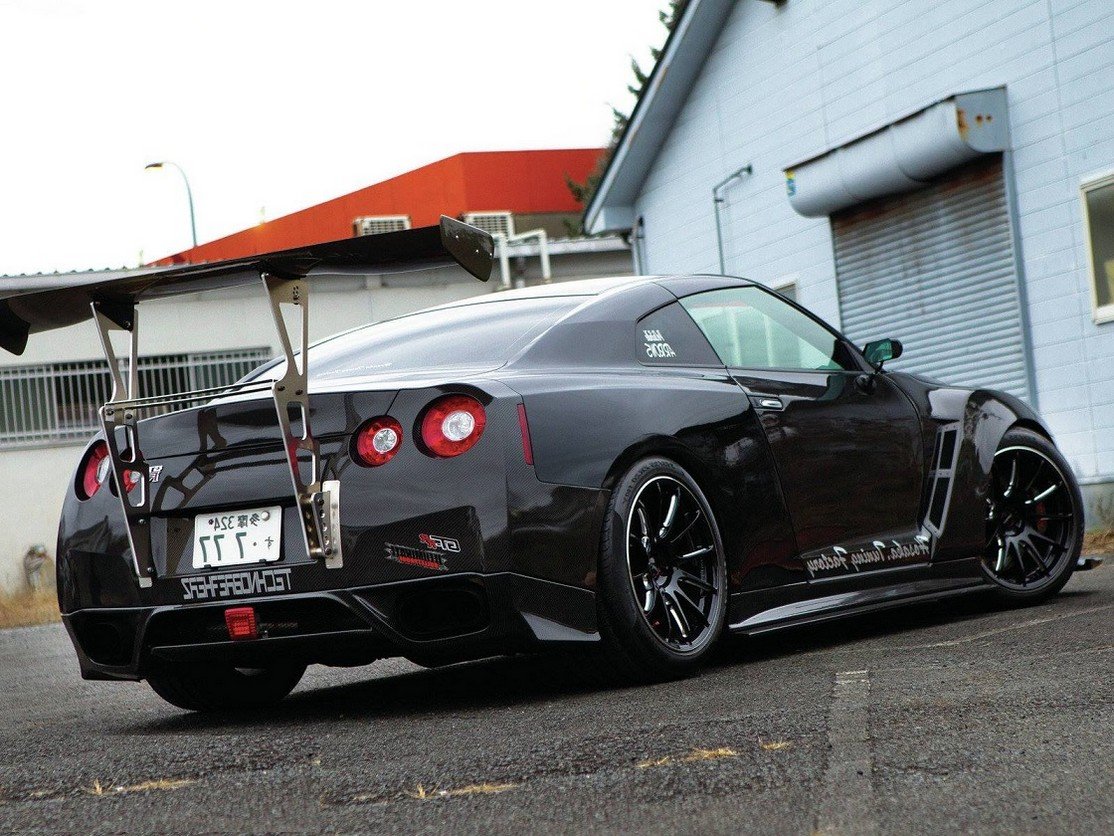 Nissan GTR Coupe Tuning