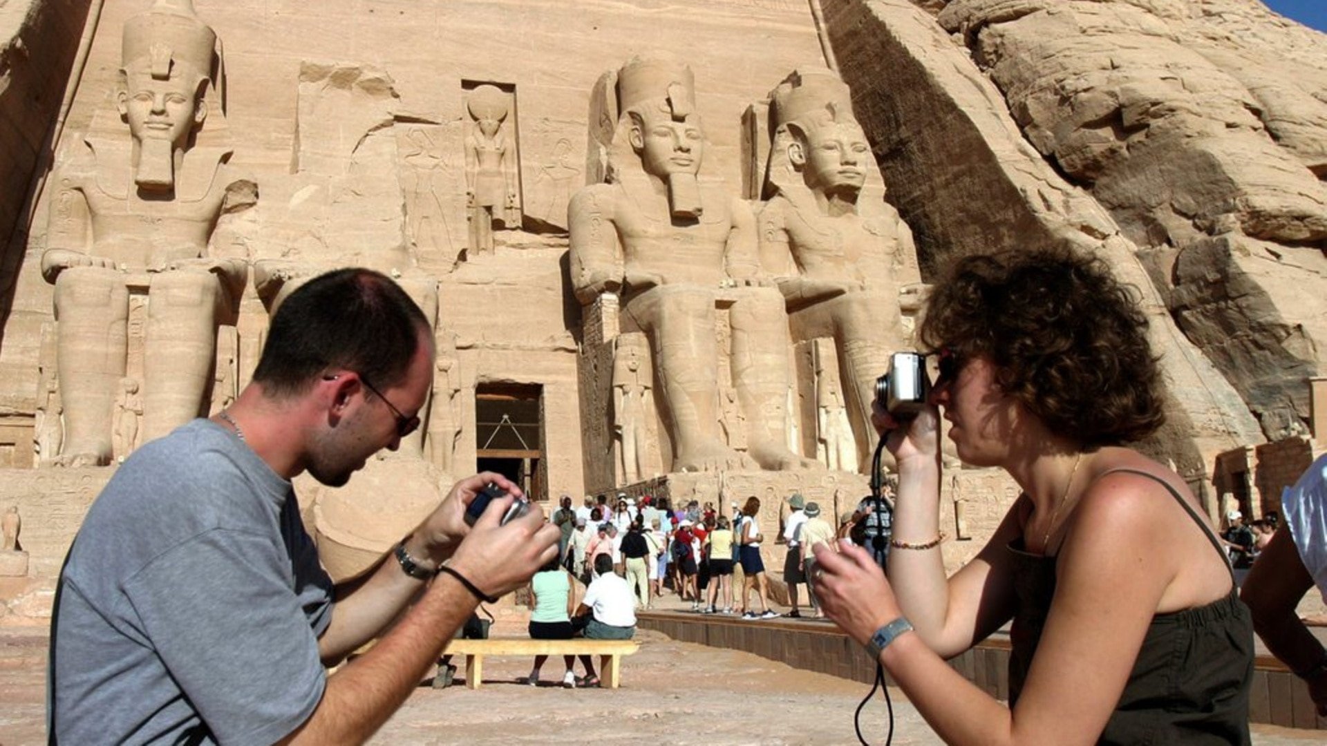 Отменят ли египет. Туристы в Египте. Египет туризм. Египет туристический. Путешественники в Египте.