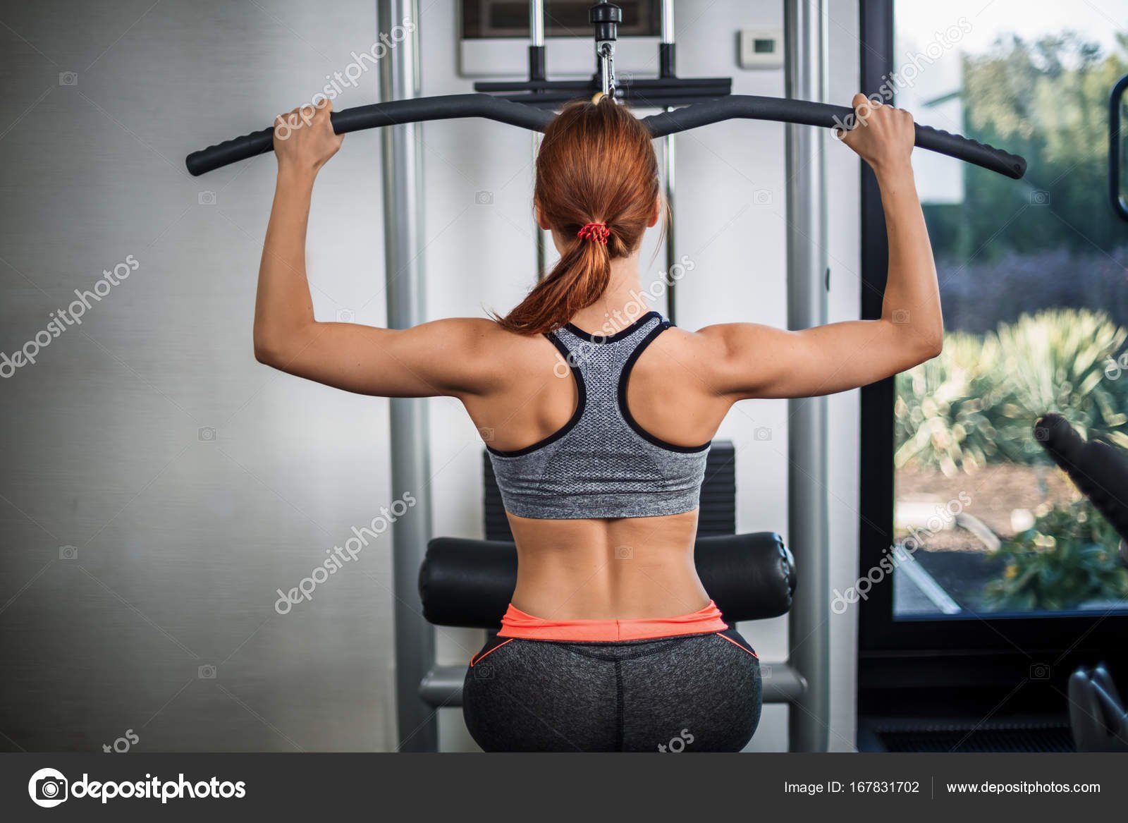 Упражнения на спину девушкам в тренажерном зале