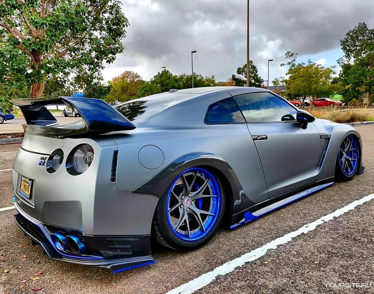 Nissan GTR r37