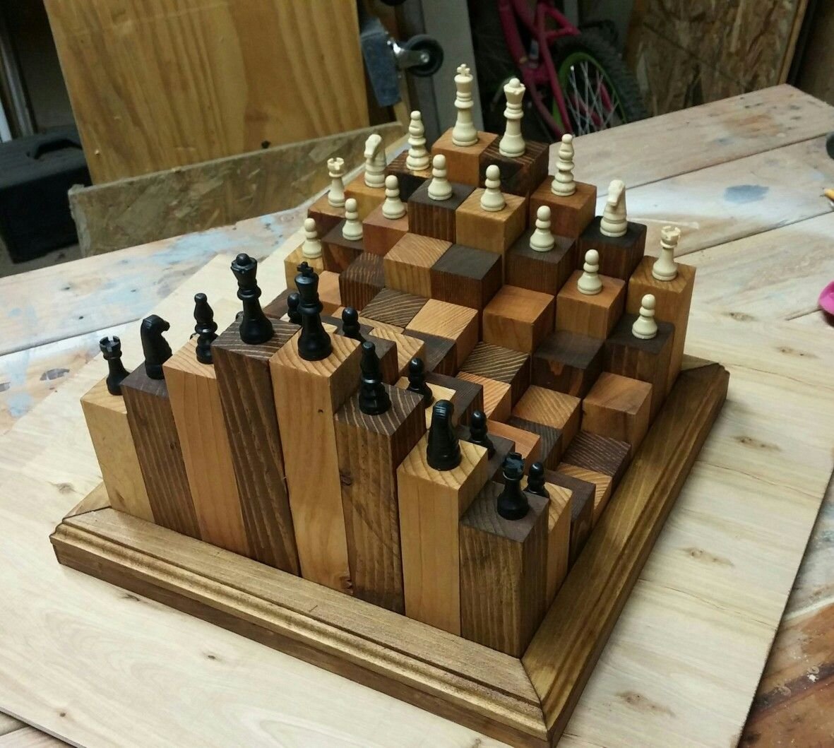 Шахматная доска из дерева
