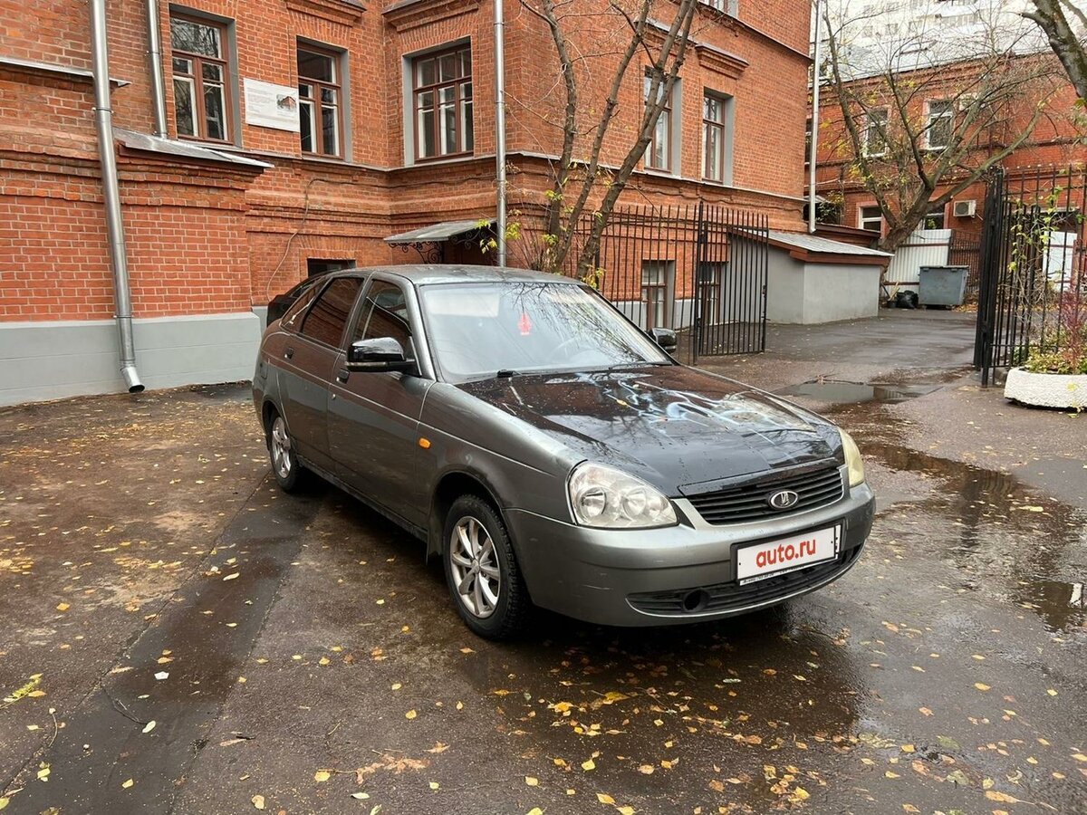 Приора se хэтчбек черная