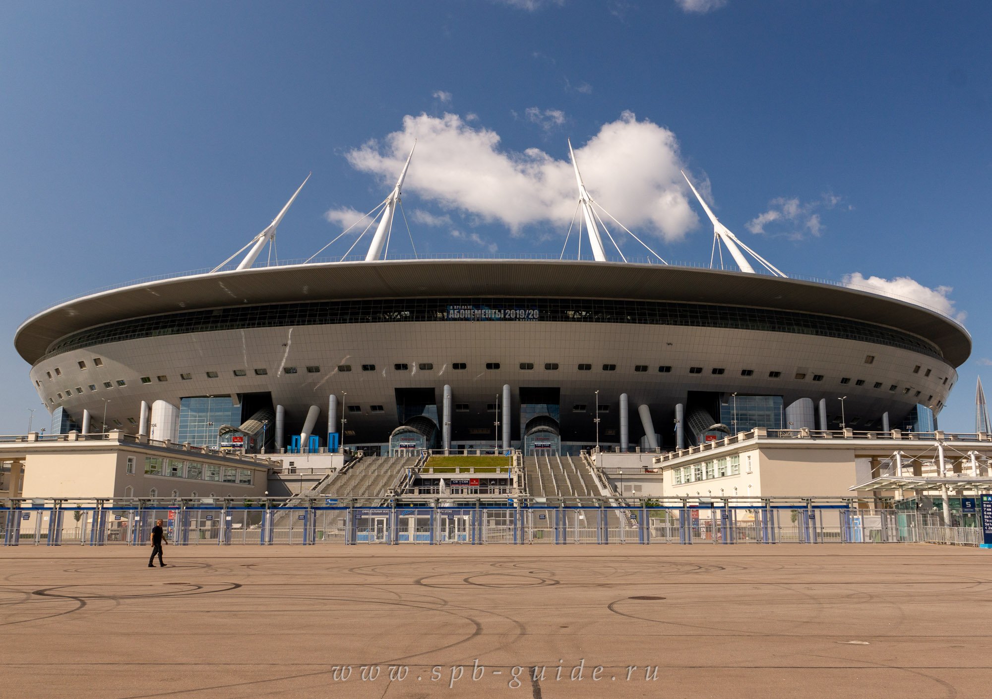Стадион крестовский
