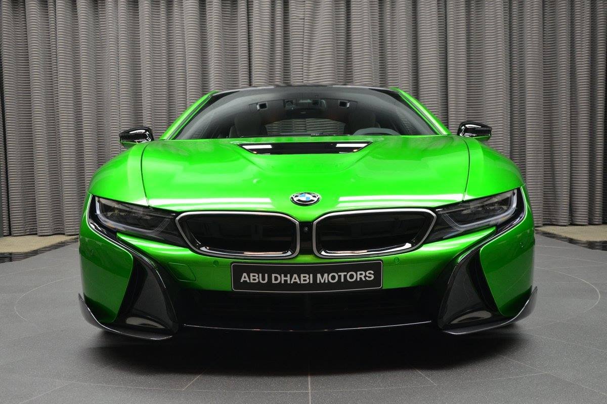 BMW i8 зеленая