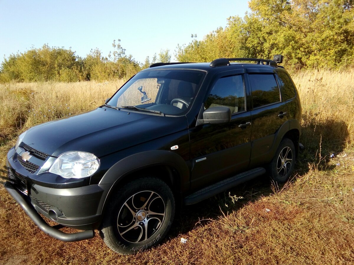 Niva Chevrolet 2014 чёрная